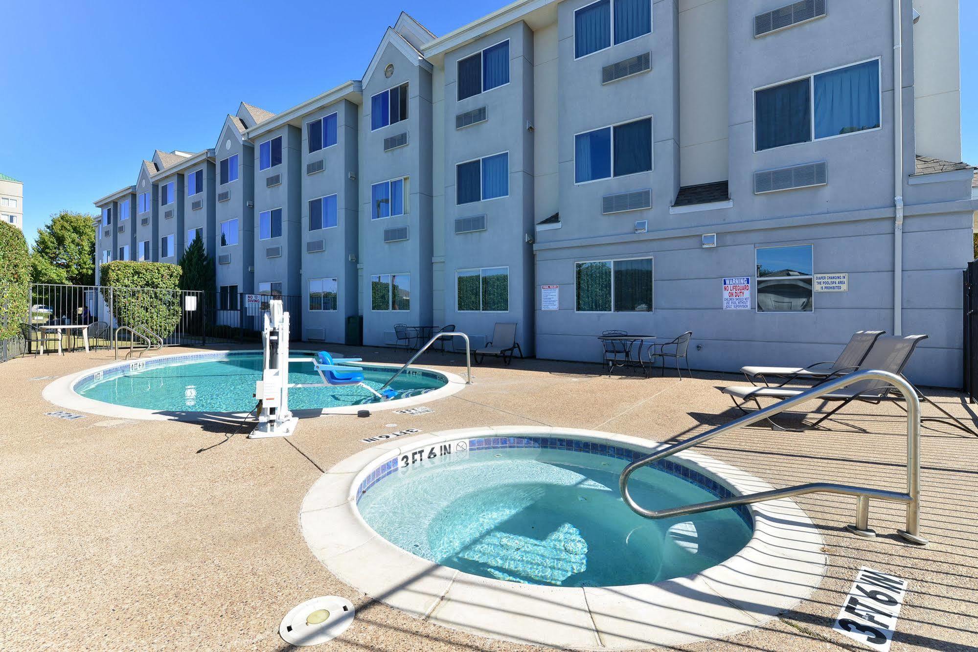 Microtel Inn & Suites By Wyndham Ft. Worth North/At Fossil Fort Worth Kültér fotó